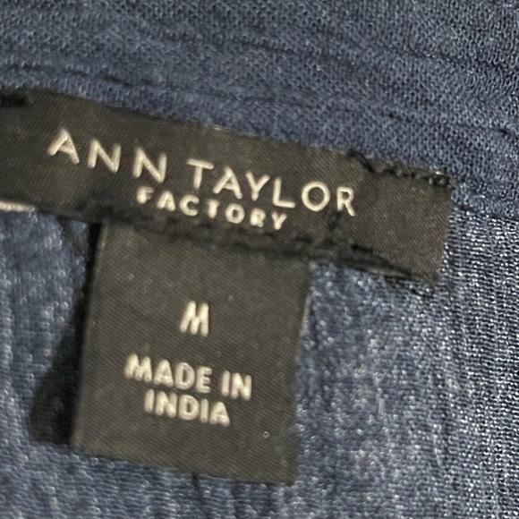 Ann Taylor Top - Picture 5 of 6